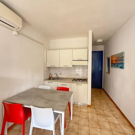 Grazioso N 40 A A 100mt Dal Mare Апартаменты